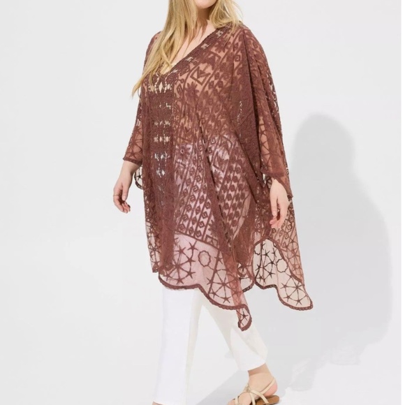 Scalloped Lace Poncho - Rose Taupe - Picture 2 of 5